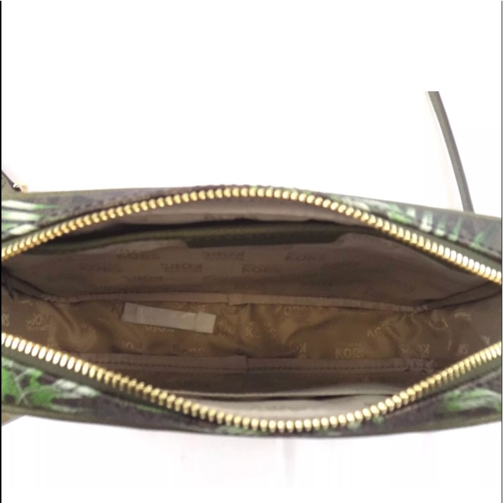 Michael Kors Jet set crossbody olive brown bag NWT - Picture 5 of 6